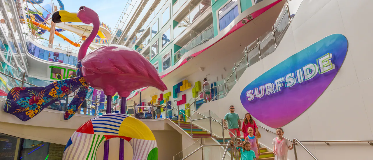 Surfside är ett område för familjer med yngre barn, där vuxna och barn upp till och med sex år kan umgås och leka hela dagen.