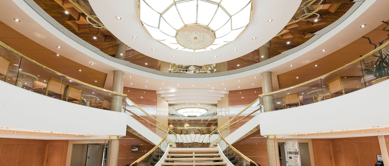 Atriet – MSC Armonias hjärta