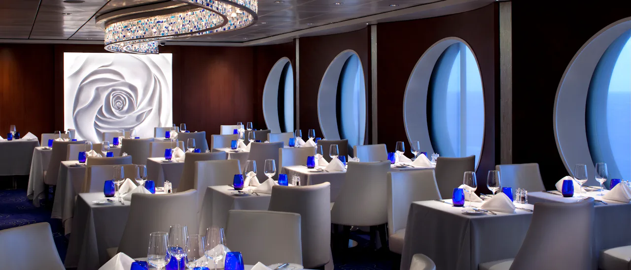 Blu är en exklusiv restaurang för AquaClass- och svitgäster