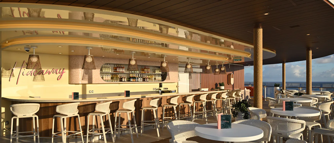 På The Hideaway råder skön semesterstämning och här serveras alla dina favoritcocktails.